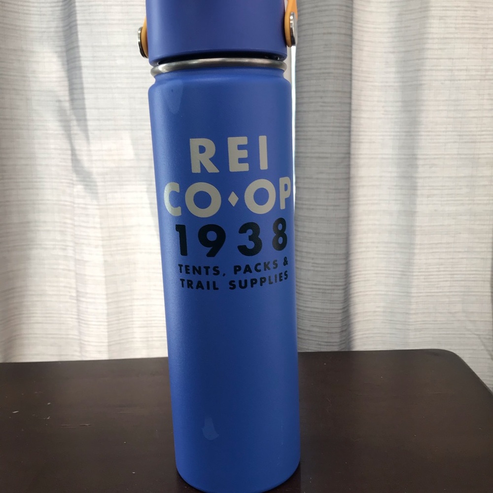 Hydro Flask 24 oz. straw cap REI blue